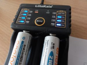 Зарядное устройство LiitoKala Lii-202 универсальное автомат (на 2АКБ), USB кабель Цены